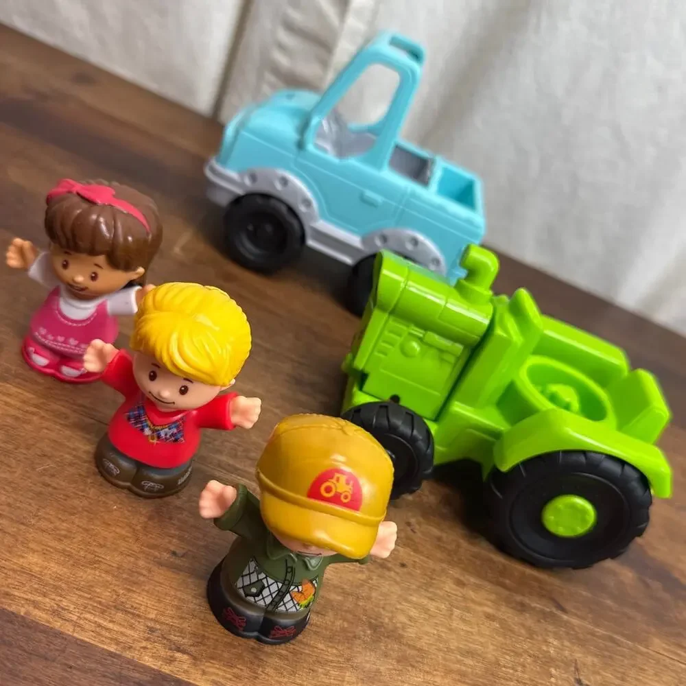 Fisher-Price Little People Truckin' Along Tractor Truck & Figures Toy 2016-2017